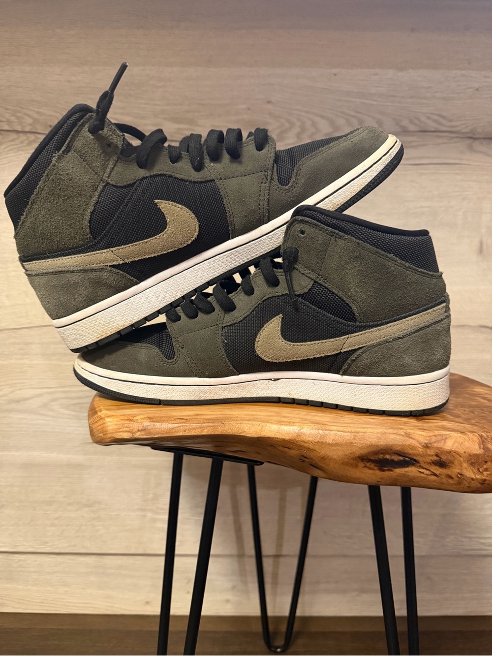 Jordan 1 Mid - Military Olive (Women's)